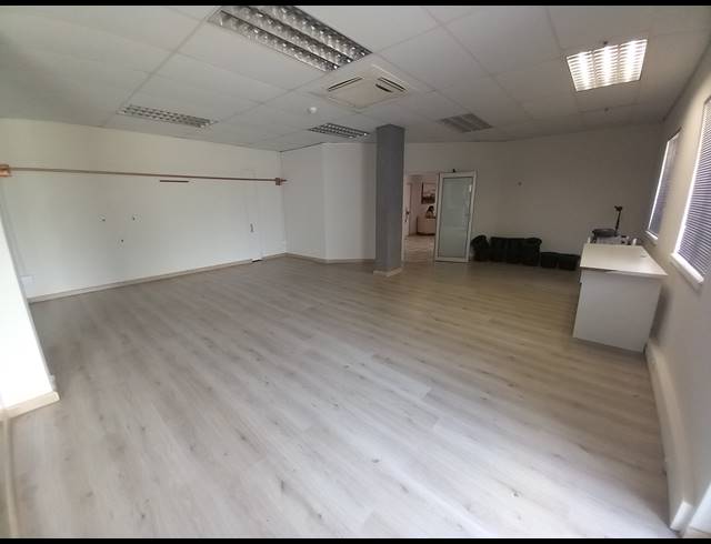330M² OFFICE TO LET IN BRYANSTON